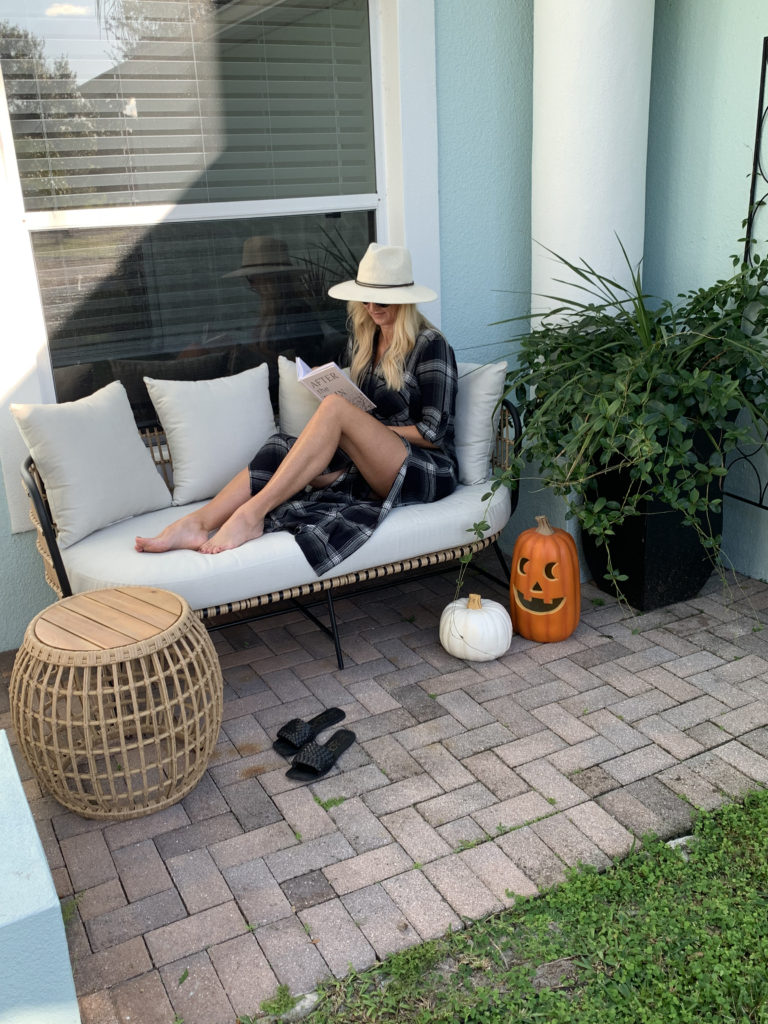 Woman reading a book outside

the Kristi Jones Podcast - Autumn Self Care Challenge