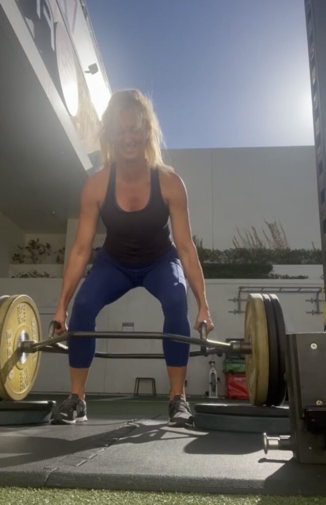 Kristi Jones lifting a barbell

The Kristi Jones Podcast - Hotter Stronger Happier - How moving your body everyday benefits you!