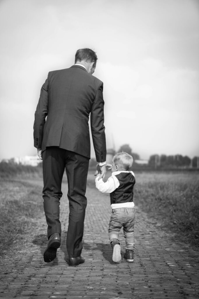 Dads Thriving in Life: Celebrating Father’s Day with Purpose - The Kristi Jones Show Podcast

